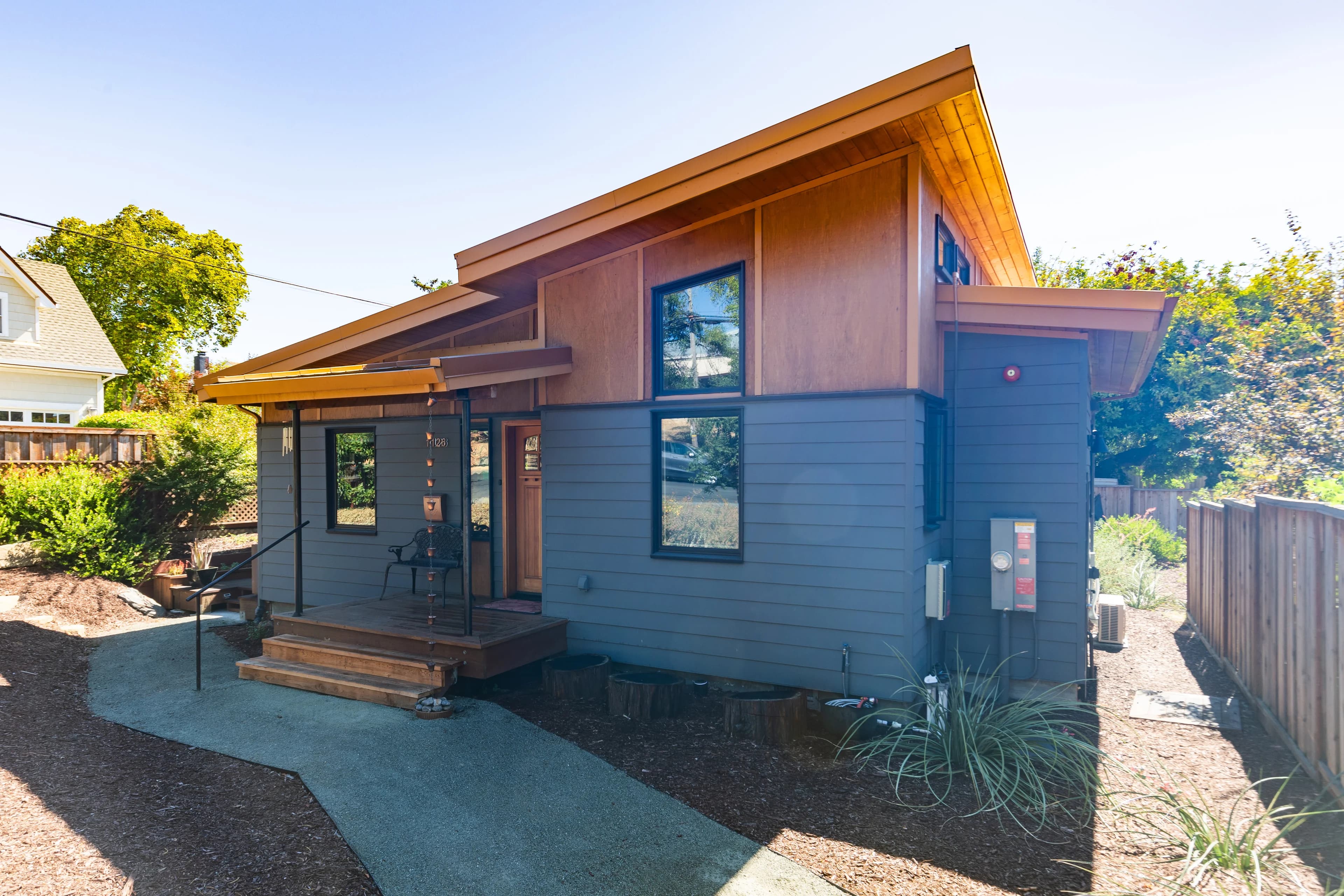 Cover image for 3rd St New Home